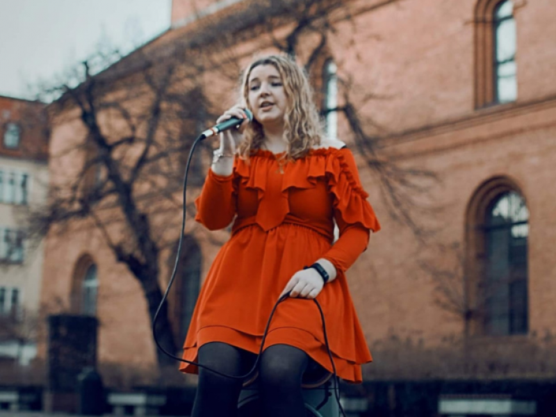 arla-arleta-karasinska-oprawa-muzyczna zdjęcie prezentacji gdzie wesele