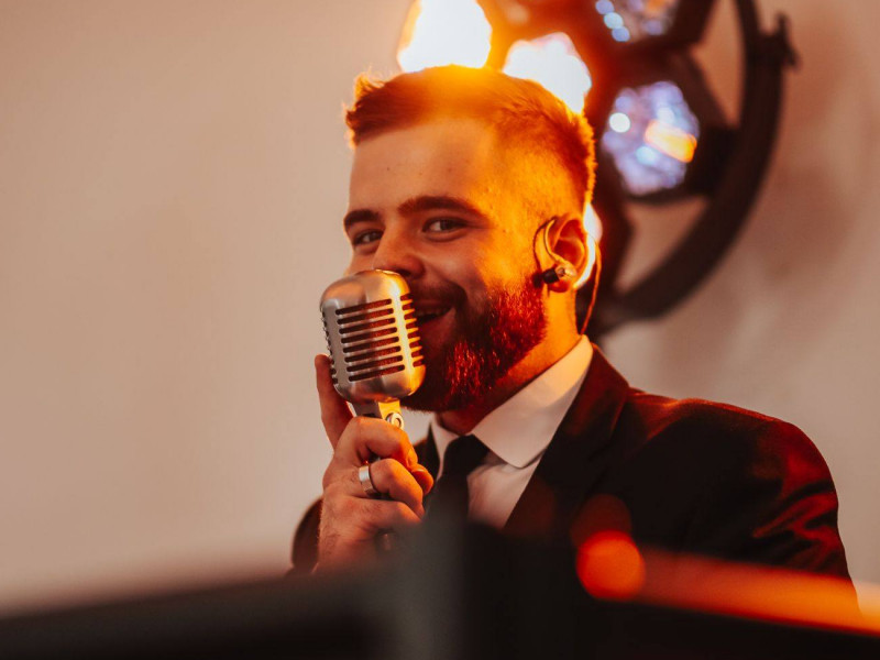 dj-cholodecki zdjęcie prezentacji gdzie wesele