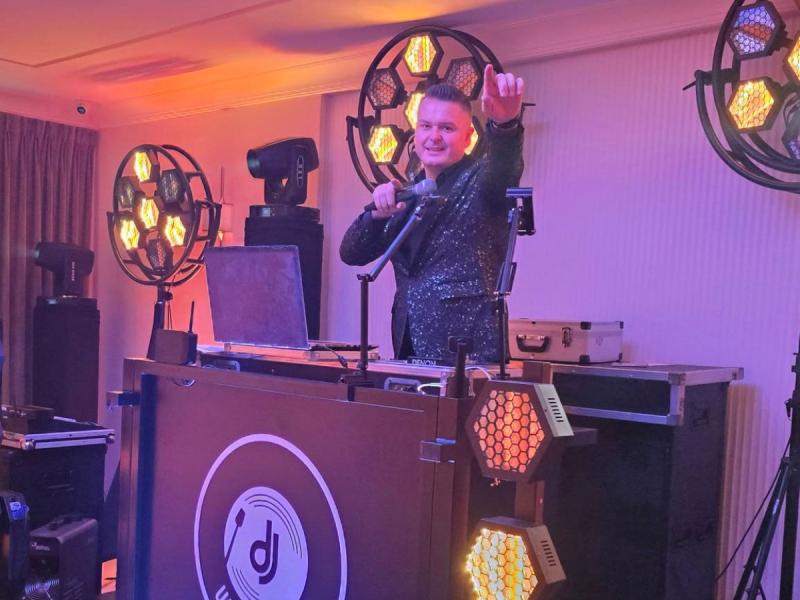 dj-wojtecki zdjęcie prezentacji gdzie wesele