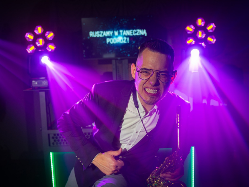 djwodzirejsax-robert-pierz zdjęcie prezentacji gdzie wesele