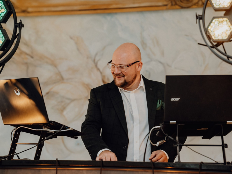 markowy-wodzirej-grupa-mtm-art zdjęcie prezentacji gdzie wesele