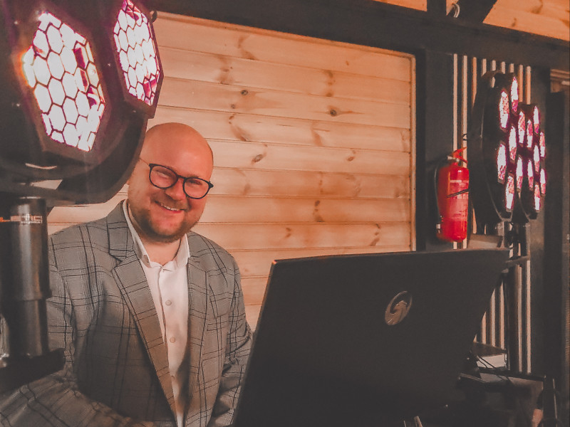 markowy-wodzirej-grupa-mtm-art zdjęcie prezentacji gdzie wesele